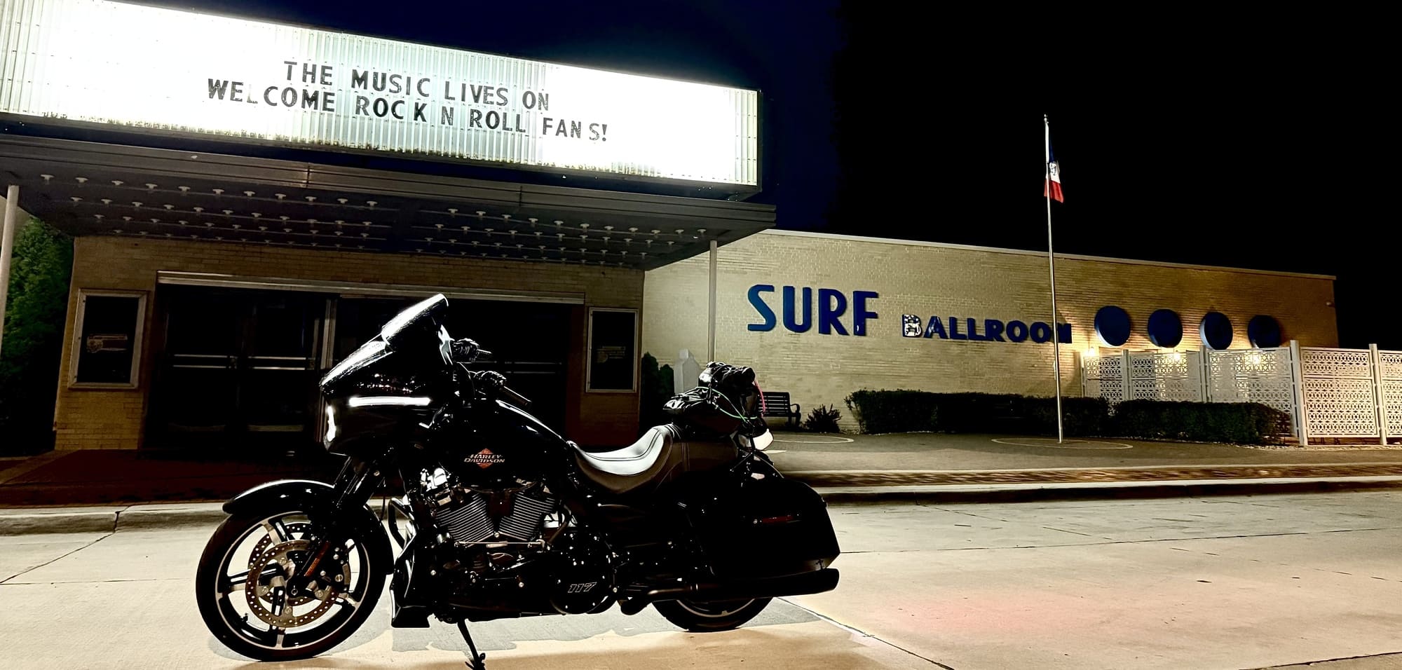 Rock ‘n’ Roll Road trip on a Harley-Davidson Street Glide motorcycle