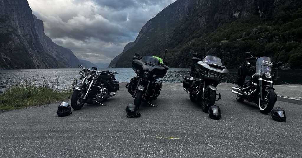 Des fjords sous le signe de l’amitié : notre inoubliable odyssée norvégienne à moto