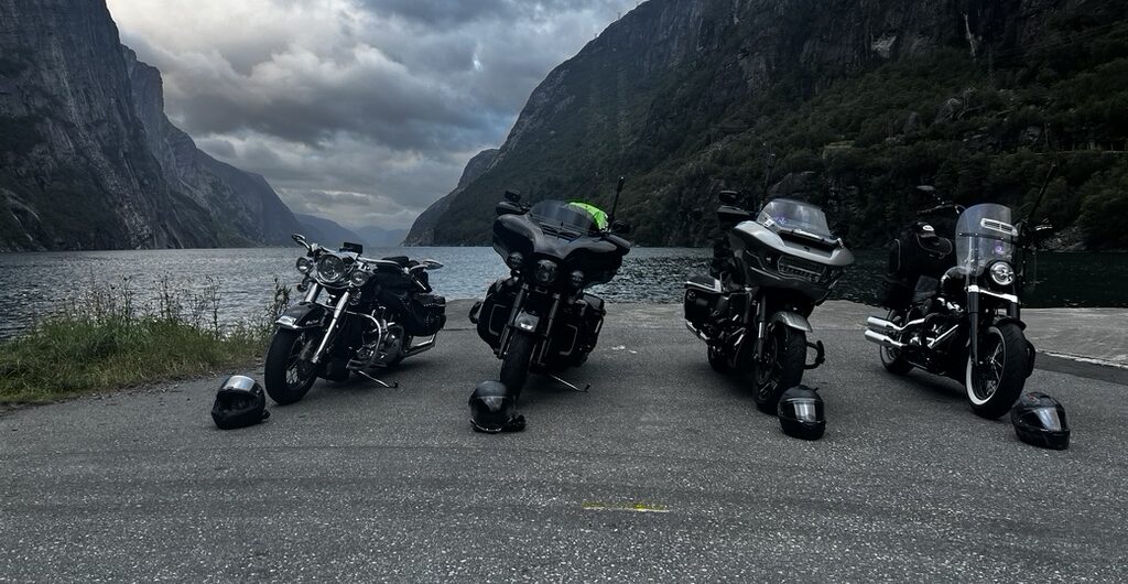 Des fjords sous le signe de l’amitié : notre inoubliable odyssée norvégienne à moto